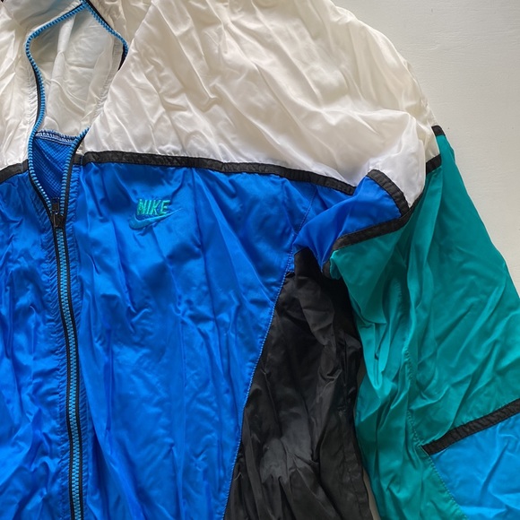 Vintage Nike blue and white Men’s L nylon windbreaker - Picture 3 of 5